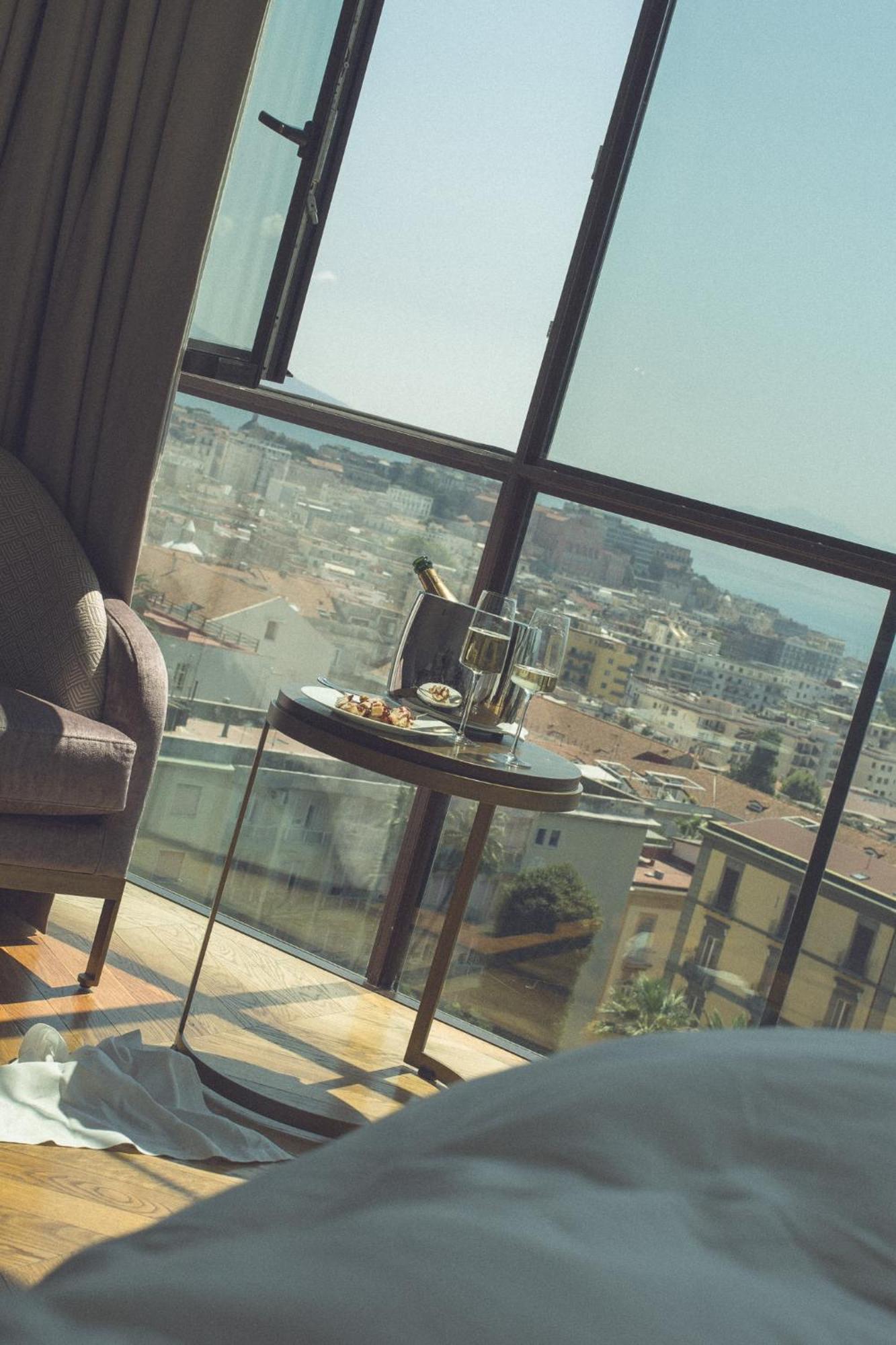 De Bonart Naples, Curio Collection By Hilton Hotel Ngoại thất bức ảnh