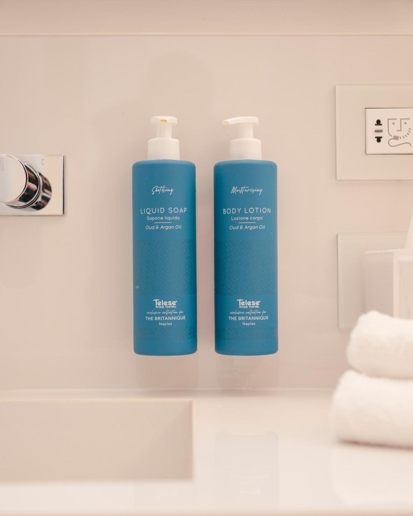 De Bonart Naples, Curio Collection By Hilton Hotel Ngoại thất bức ảnh