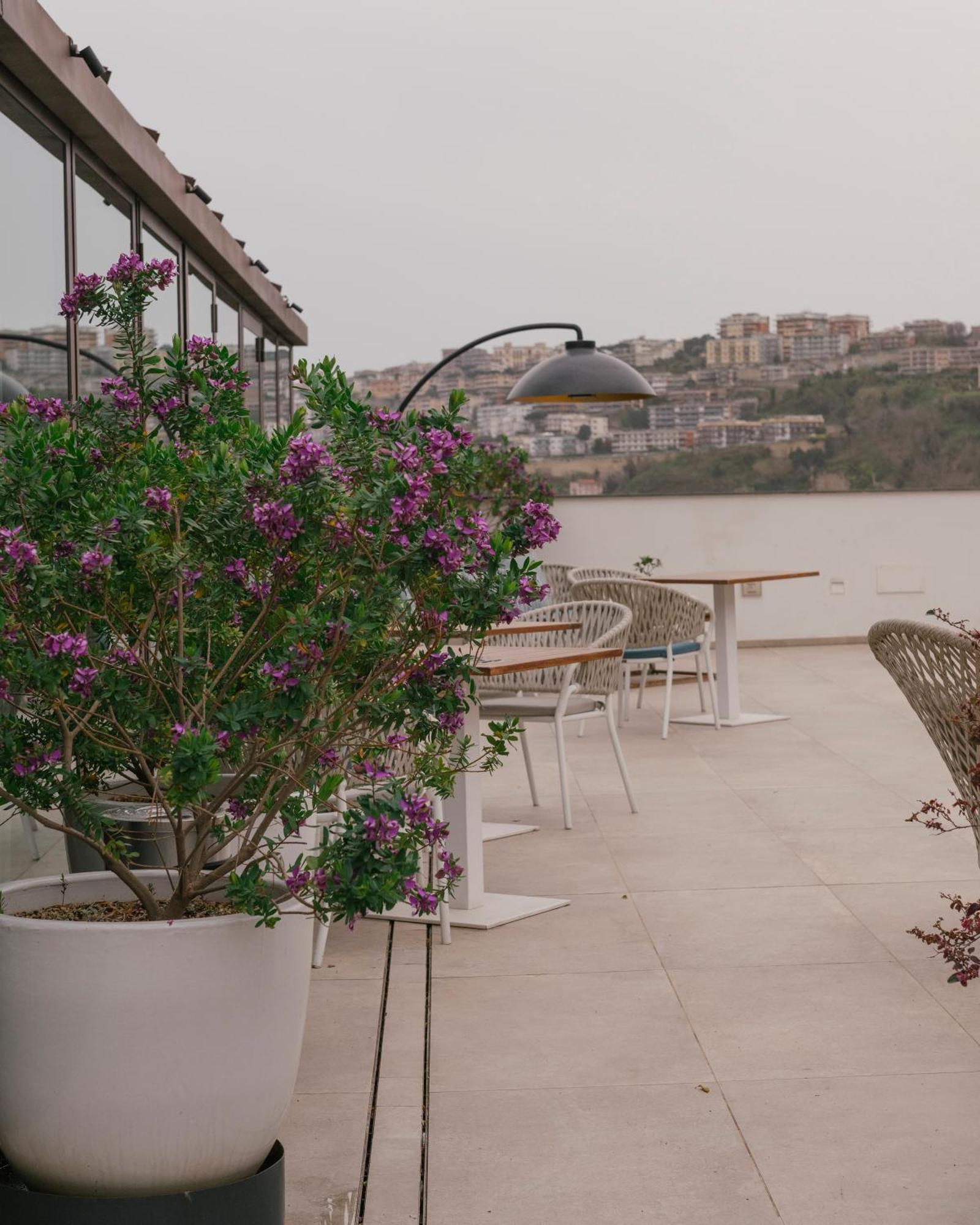 De Bonart Naples, Curio Collection By Hilton Hotel Ngoại thất bức ảnh
