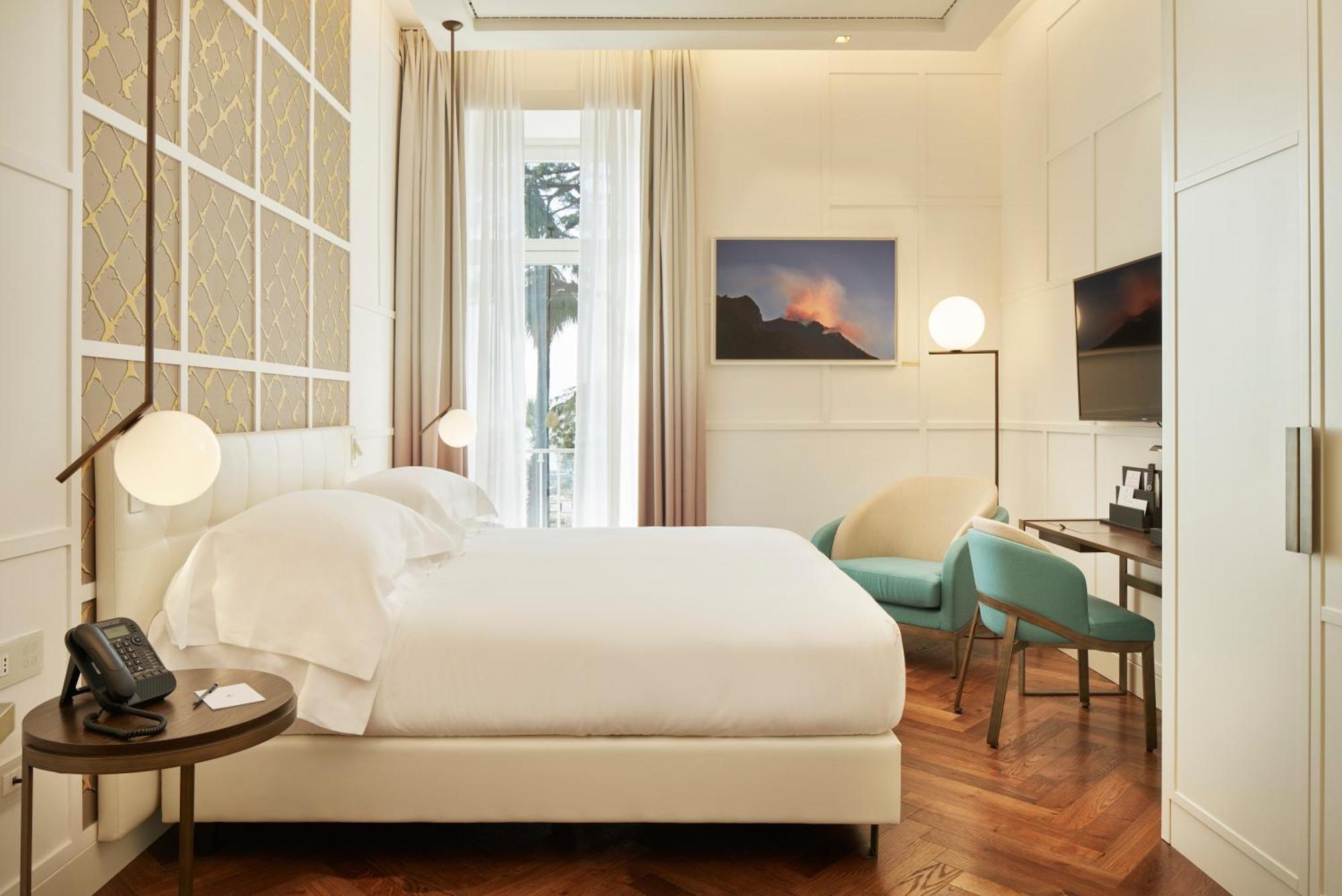 De Bonart Naples, Curio Collection By Hilton Hotel Ngoại thất bức ảnh
